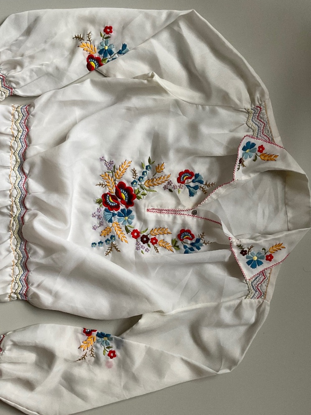 White Floral Embroidered Long Sleeve Collar Blouse